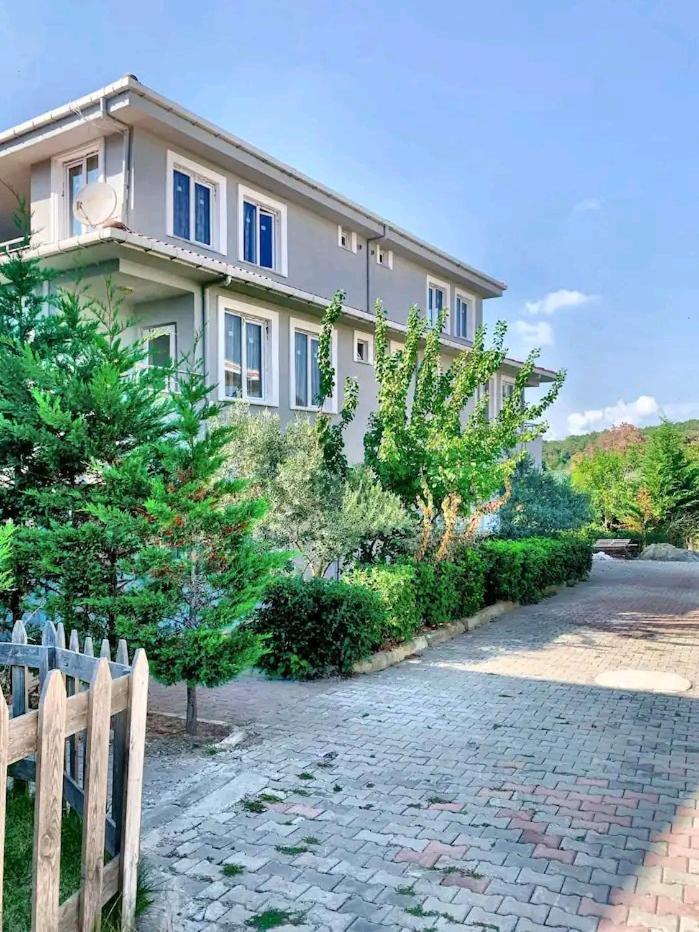 Ahmet Teacher Hotel,6 Minutes From The Airport *