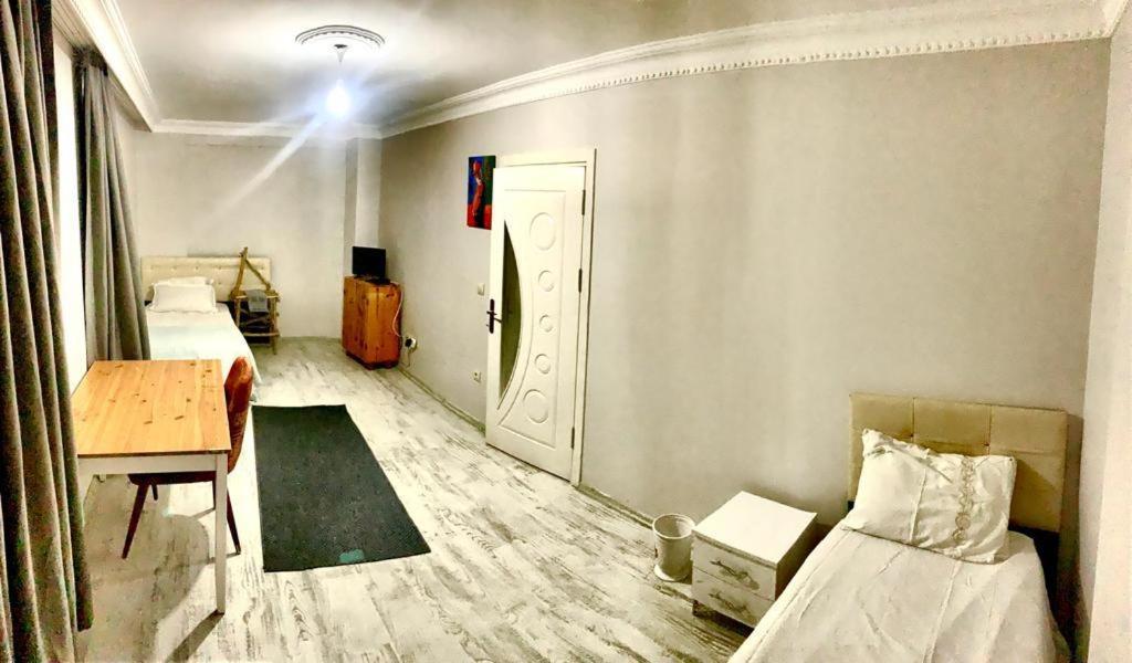 Cabană Ahmet Teacher Hotel,6 Minutes From The Airport